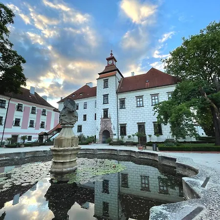 Historicky Dum U Lazni Třeboň